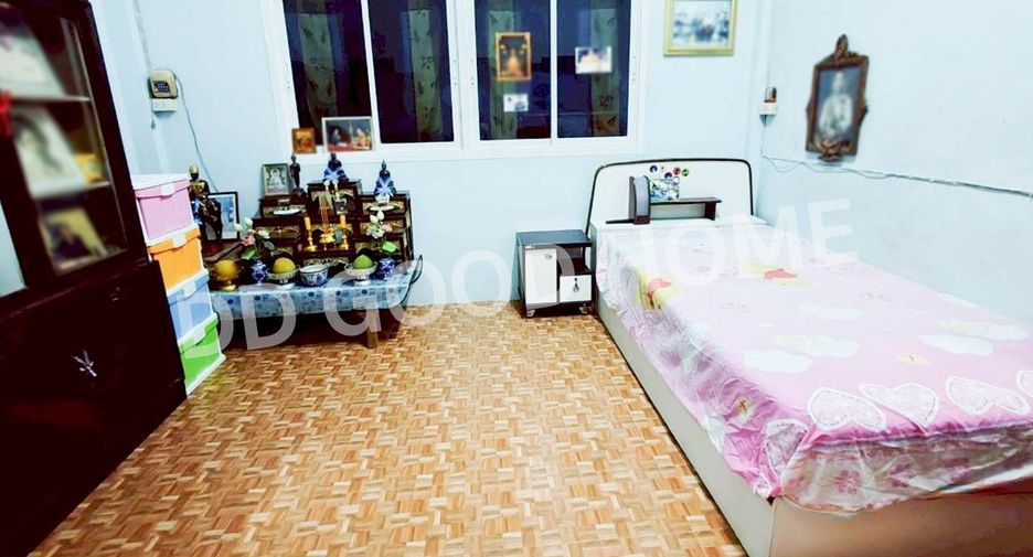 For sale 6 bedrooms retail Space in Thawi Watthana, Bangkok