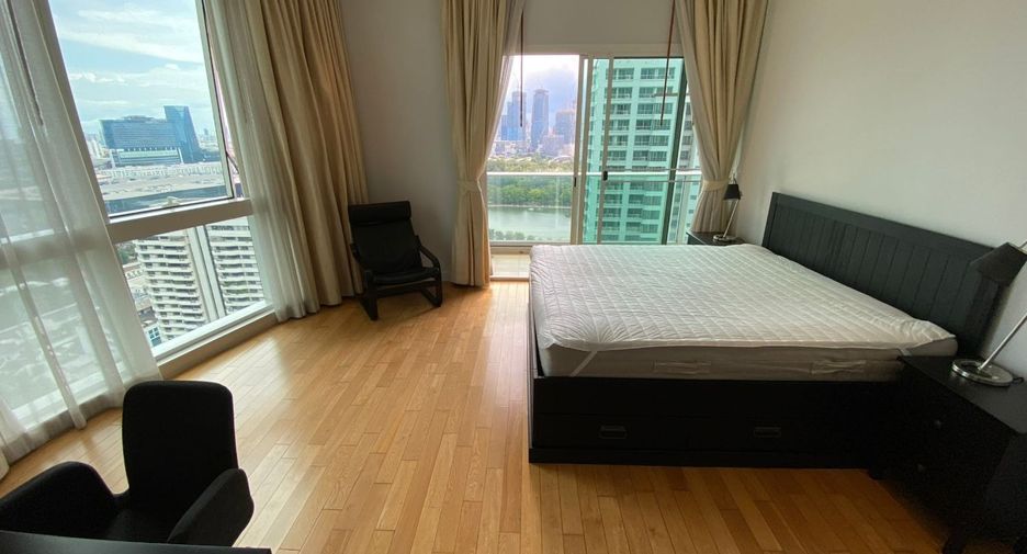 For rent 3 bedrooms condo in Khlong Toei, Bangkok