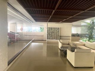 For sale 3 bed condo in Yan Nawa, Bangkok