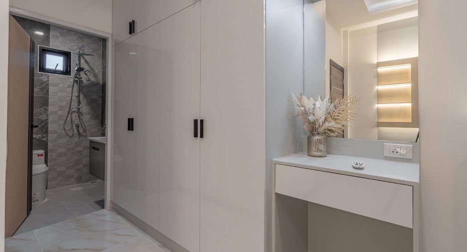 For sale 5 ベッドルーム house in Bang Lamung, Chonburi