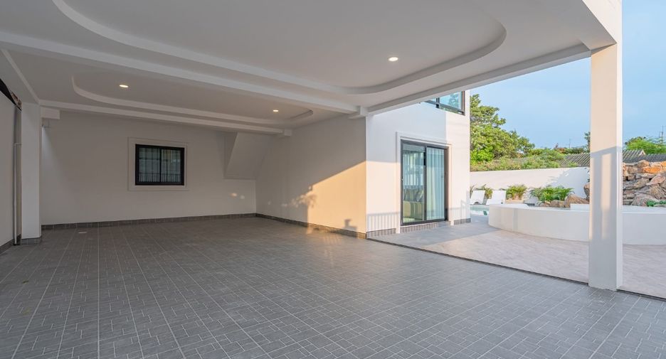 For sale 5 ベッドルーム house in Bang Lamung, Chonburi