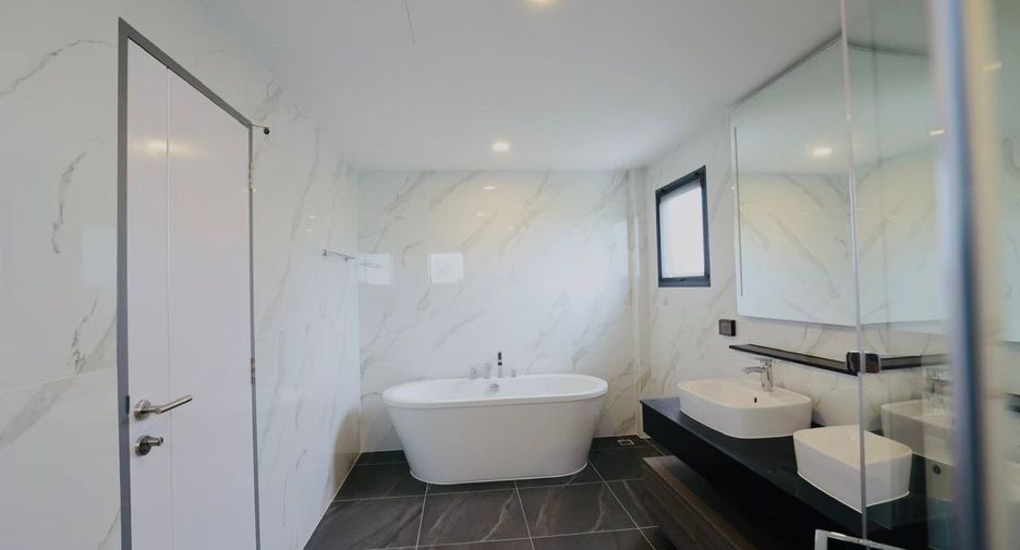Haus zur Miete mit 4 Zimmer in Bang Phli, Samut Prakan