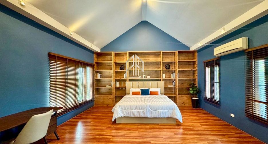 Casa en alquiler de 4 habitaciones en Lat Phrao, Bangkok
