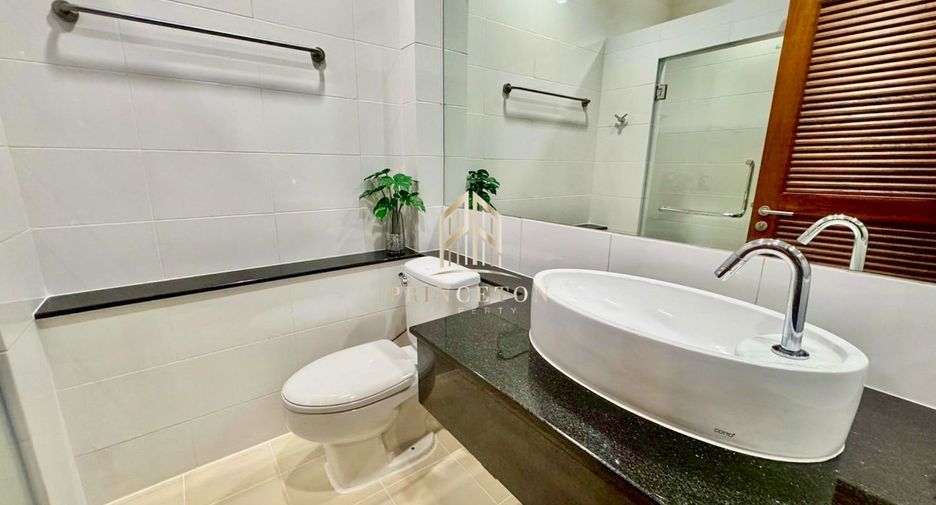 Casa en alquiler de 4 habitaciones en Lat Phrao, Bangkok