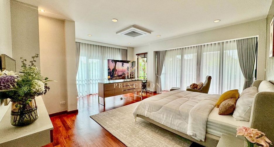 Casa en alquiler de 4 habitaciones en Lat Phrao, Bangkok