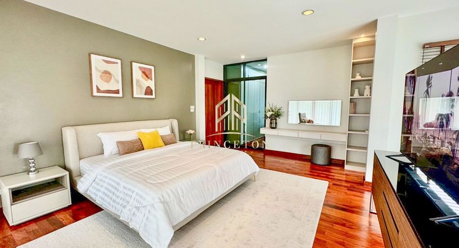 Casa en alquiler de 4 habitaciones en Lat Phrao, Bangkok
