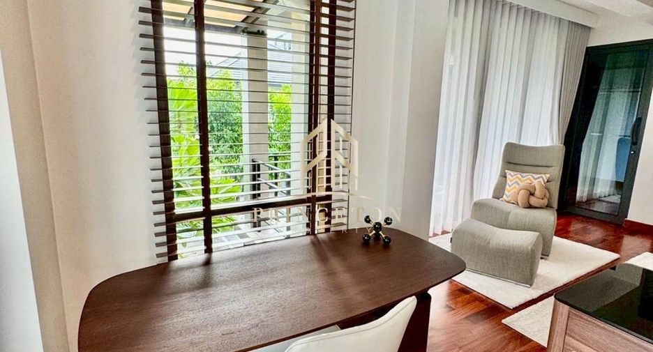 Casa en alquiler de 4 habitaciones en Lat Phrao, Bangkok