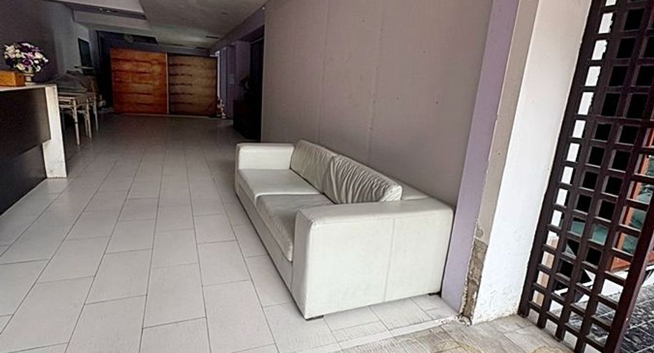 For rent retail Space in Khlong Toei, Bangkok