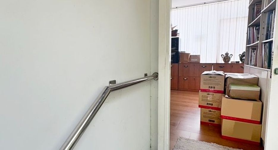 For rent retail Space in Khlong Toei, Bangkok