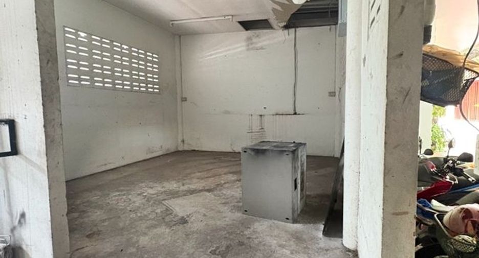 For rent retail Space in Khlong Toei, Bangkok