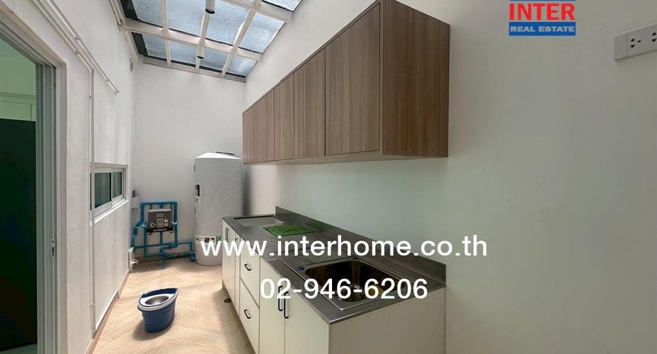 For rent and for sale 2 bedrooms townhouse in Bang Phli, Samut Prakan