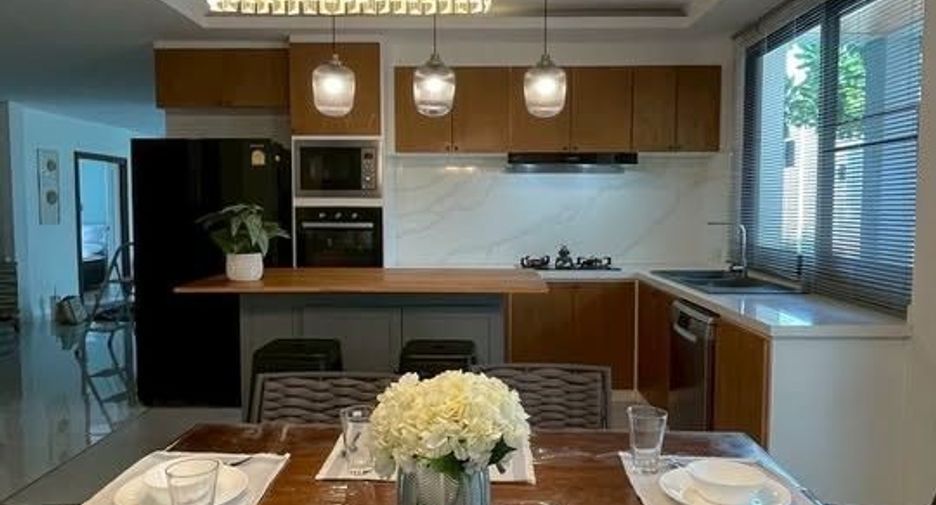 For rent 5 bedrooms house in San Sai, Chiang Mai