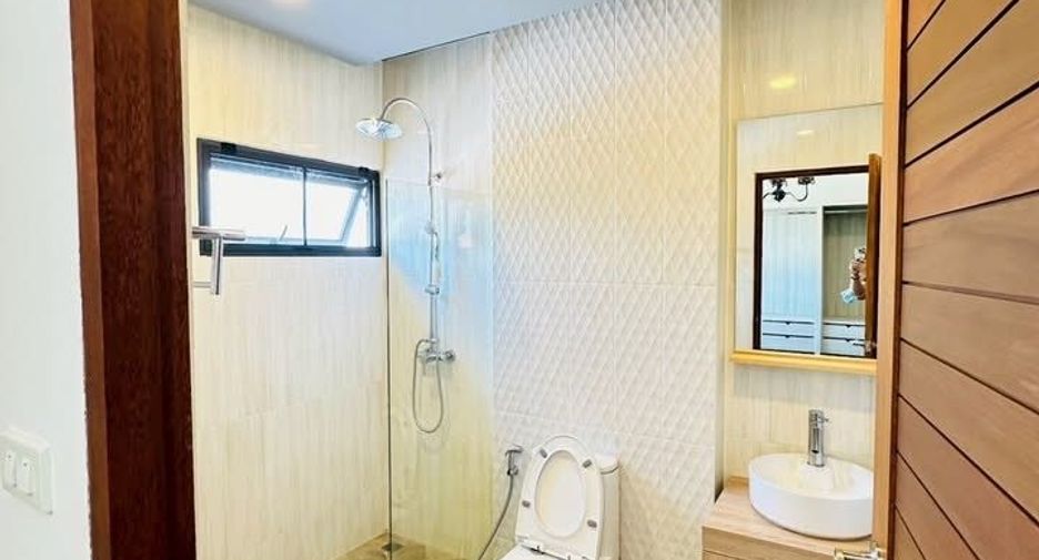 For rent 5 bedrooms house in San Sai, Chiang Mai