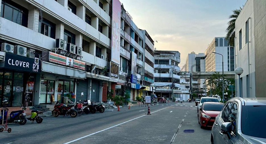 For rent retail Space in Bang Khen, Bangkok