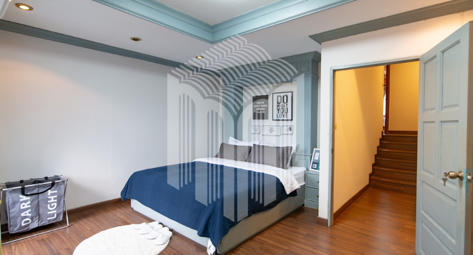 Casa adosada en alquiler de 3 habitaciones en Mueang Chiang Mai, Chiang Mai