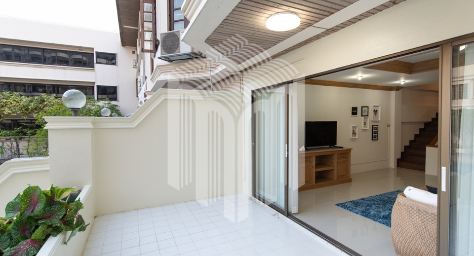 Casa adosada en alquiler de 3 habitaciones en Mueang Chiang Mai, Chiang Mai
