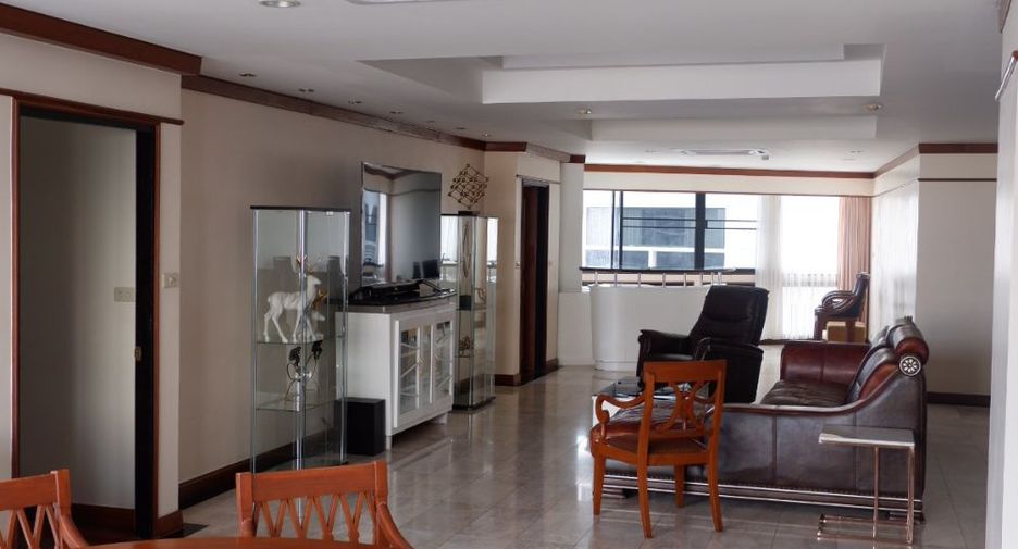 Condo en alquiler de 3 habitaciones en Khlong Toei, Bangkok