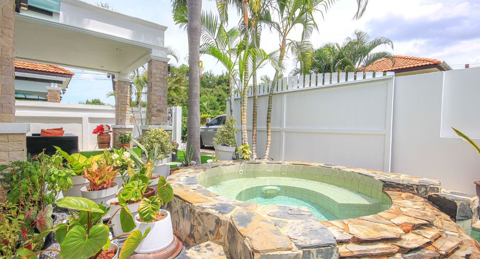 For sale 4 bedrooms villa in Hua Hin, Prachuap Khiri Khan