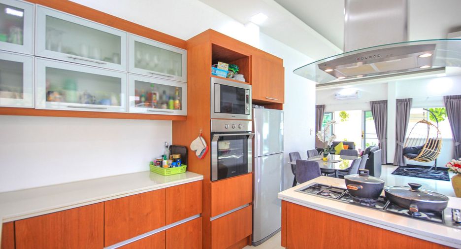 For sale 4 bedrooms villa in Hua Hin, Prachuap Khiri Khan