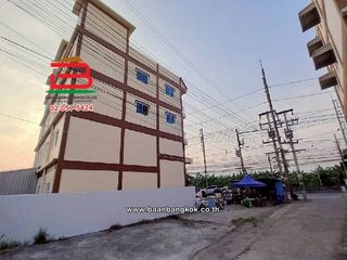 For sale 3 bed retail Space in Lam Luk Ka, Pathum Thani