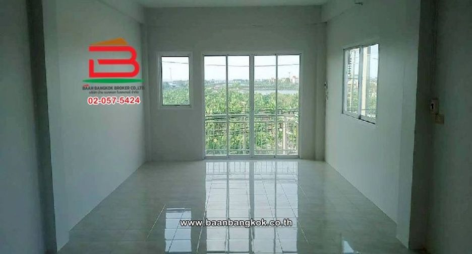 出售 3 卧室 商业空间 在 Lam Luk Ka, Pathum Thani