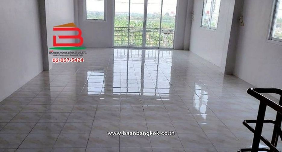 出售 3 卧室 商业空间 在 Lam Luk Ka, Pathum Thani