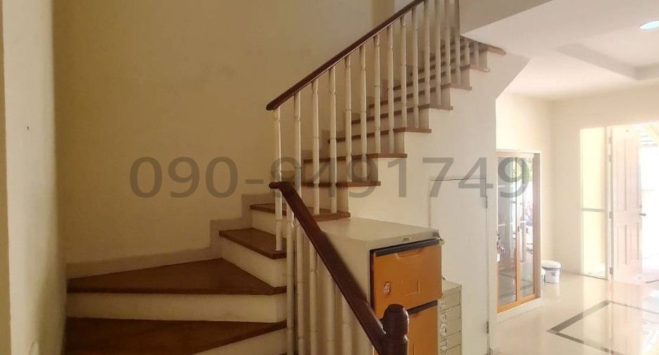For rent and for sale 3 bedrooms townhouse in Suan Luang, Bangkok