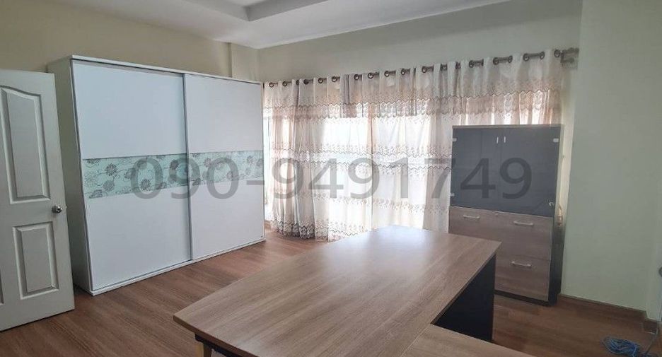 For rent and for sale 3 bedrooms townhouse in Suan Luang, Bangkok