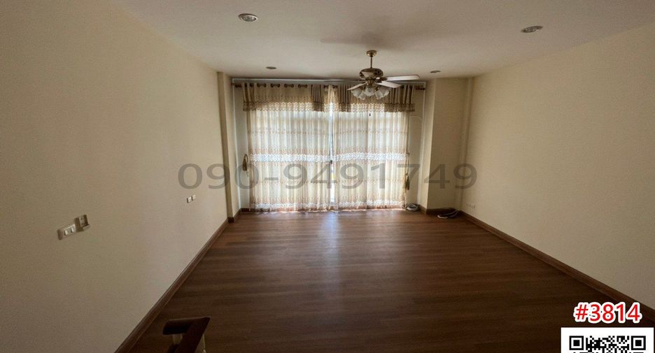 For rent and for sale 3 bedrooms townhouse in Suan Luang, Bangkok