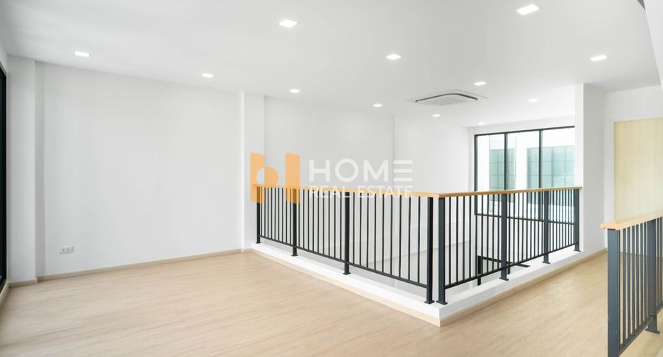 Reihenhaus zum Kauf mit 3 Zimmer in Taling Chan, Bangkok