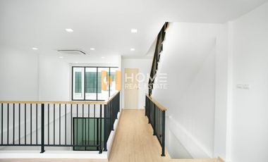 Reihenhaus zum Kauf mit 3 Zimmer in Taling Chan, Bangkok
