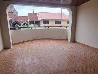 For rent 4 bed townhouse in Bang Na, Bangkok