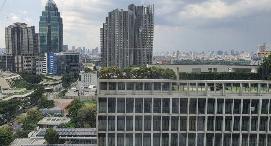 For rent 2 bedrooms condo in Pathum Wan, Bangkok