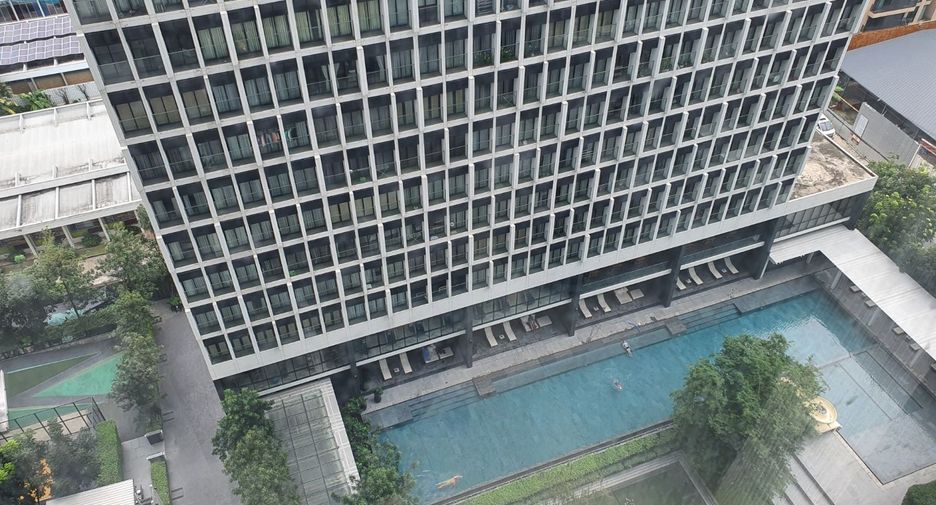 For rent 2 bedrooms condo in Pathum Wan, Bangkok