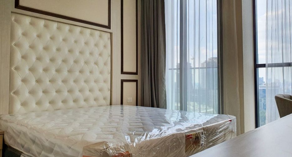 For rent 2 bedrooms condo in Pathum Wan, Bangkok