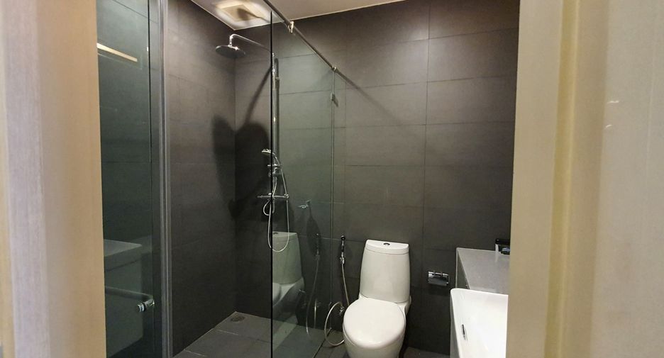 For rent 2 bedrooms condo in Pathum Wan, Bangkok