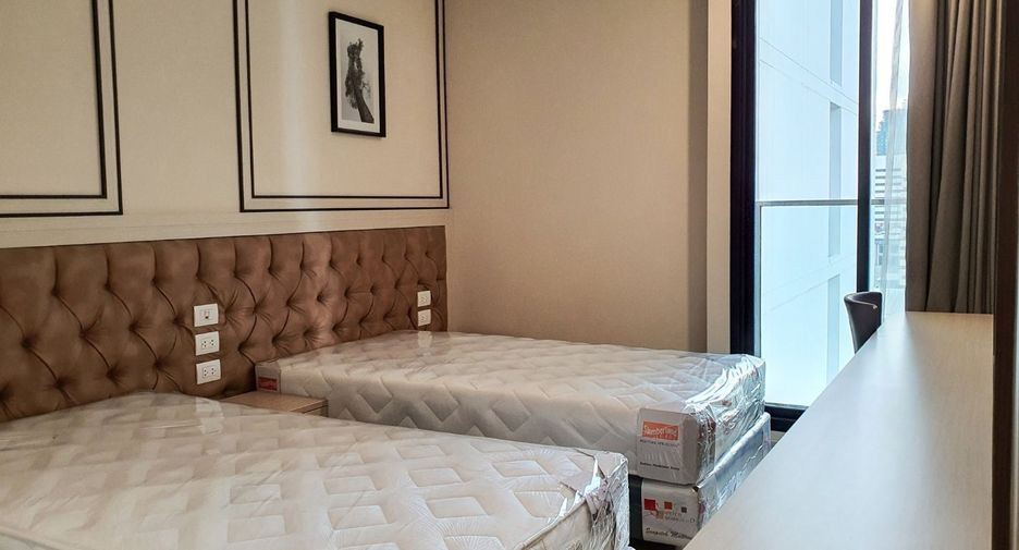 For rent 2 bedrooms condo in Pathum Wan, Bangkok