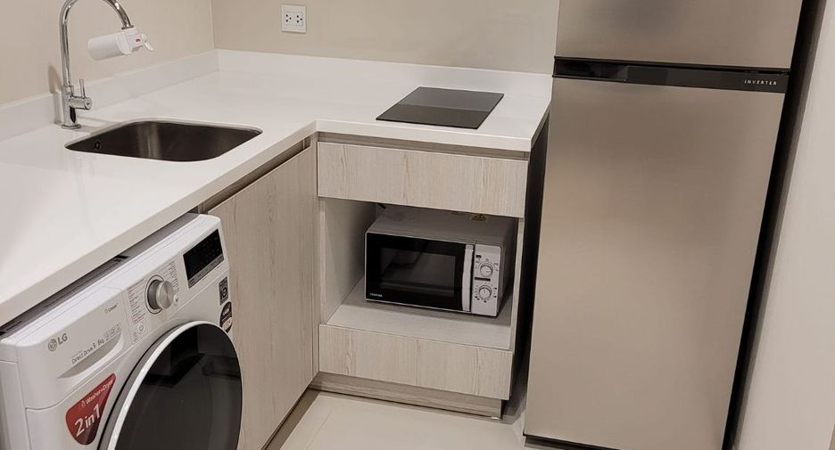 For rent 1 bed condo in Pathum Wan, Bangkok