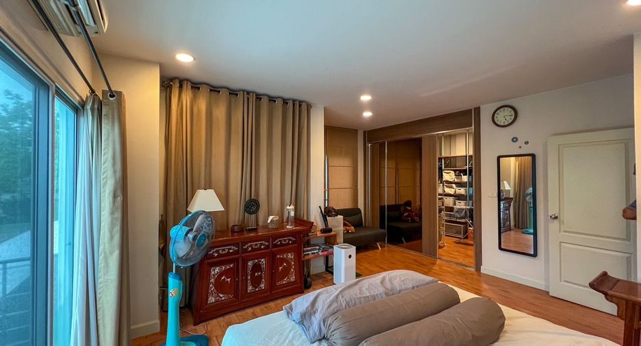 For sale 3 bedrooms house in Saphan Sung, Bangkok
