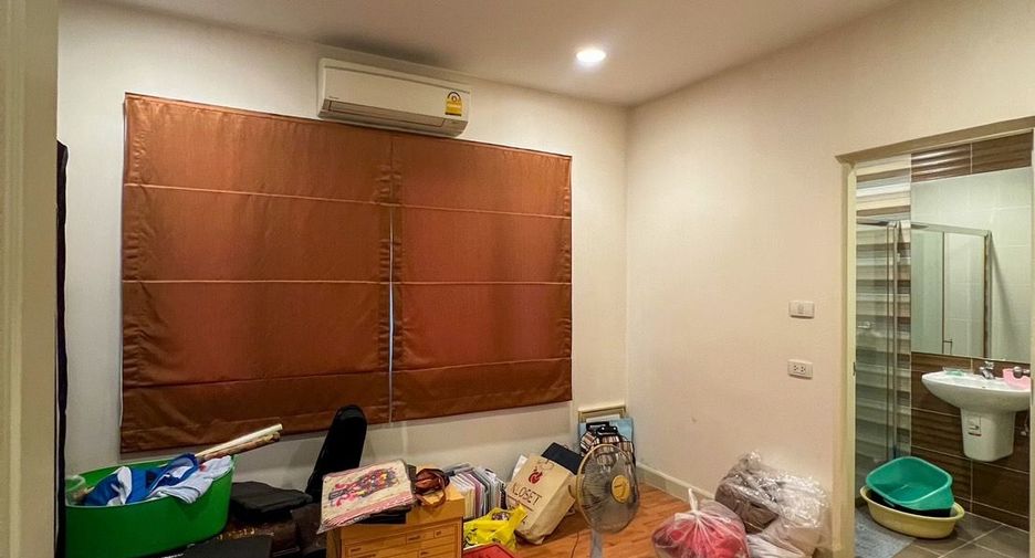 For sale 3 bedrooms house in Saphan Sung, Bangkok