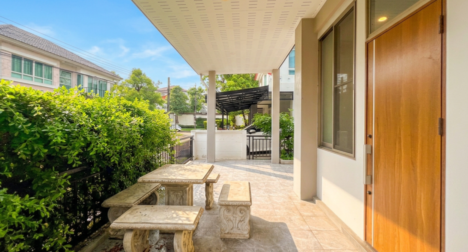 For sale 3 bedrooms house in Saphan Sung, Bangkok