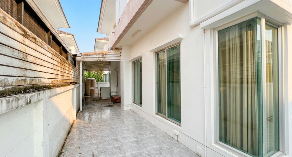 For sale 3 bedrooms house in Saphan Sung, Bangkok