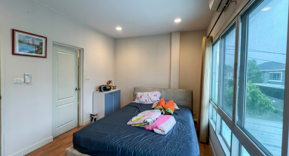 For sale 3 bedrooms house in Saphan Sung, Bangkok