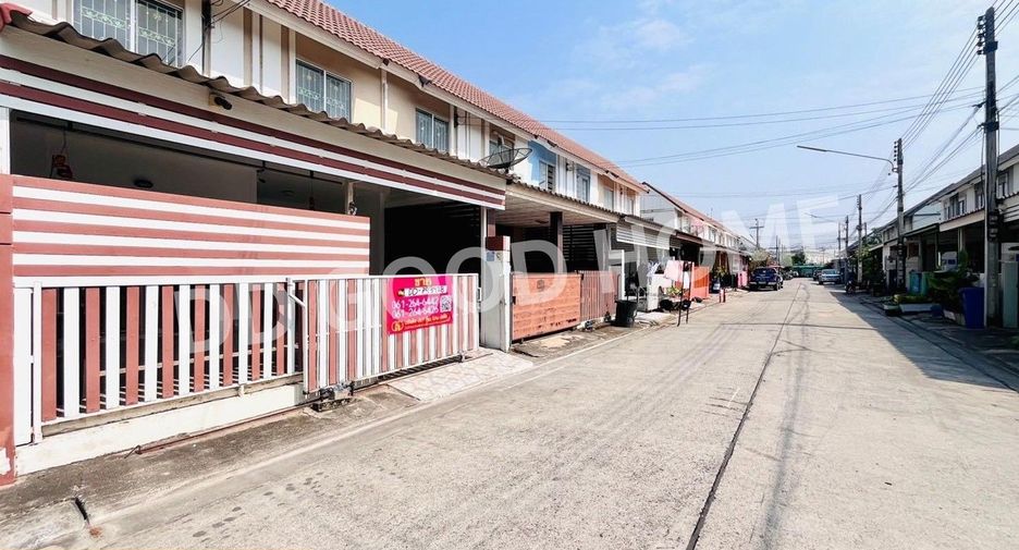For sale 3 bedrooms townhouse in Mueang Pathum Thani, Pathum Thani