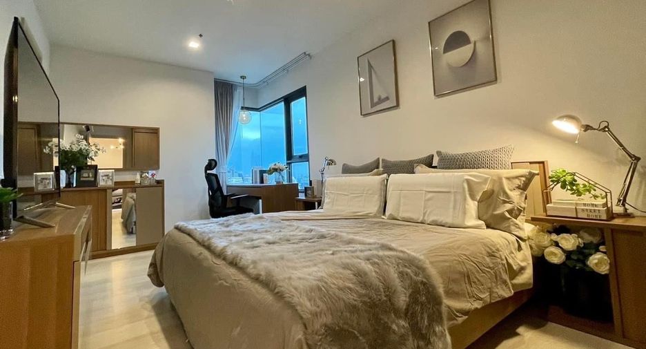 For rent 2 bed condo in Pathum Wan, Bangkok