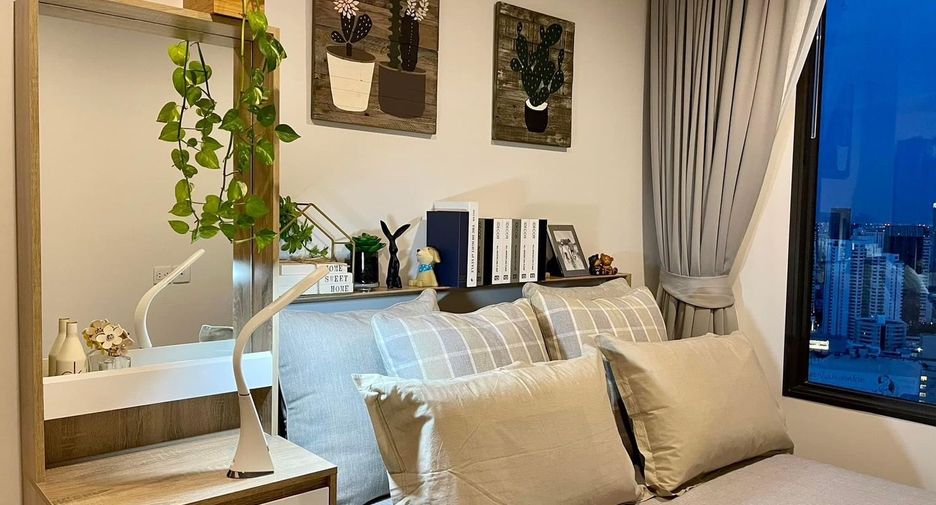 For rent 2 bed condo in Pathum Wan, Bangkok