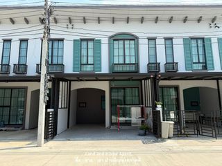 For rent 3 bed townhouse in Lat Krabang, Bangkok