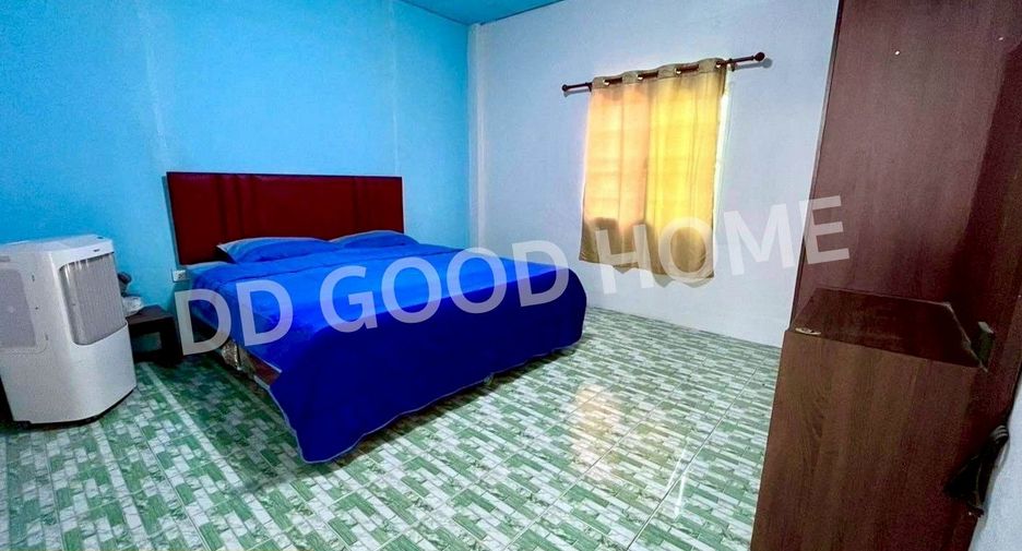 For sale 3 bedrooms retail Space in Ban Na San, Surat Thani