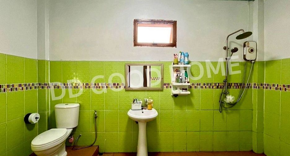 For sale 3 bedrooms retail Space in Ban Na San, Surat Thani