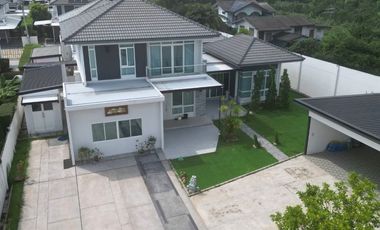 Casa en alquiler de 4 habitaciones en Bang Bon, Bangkok